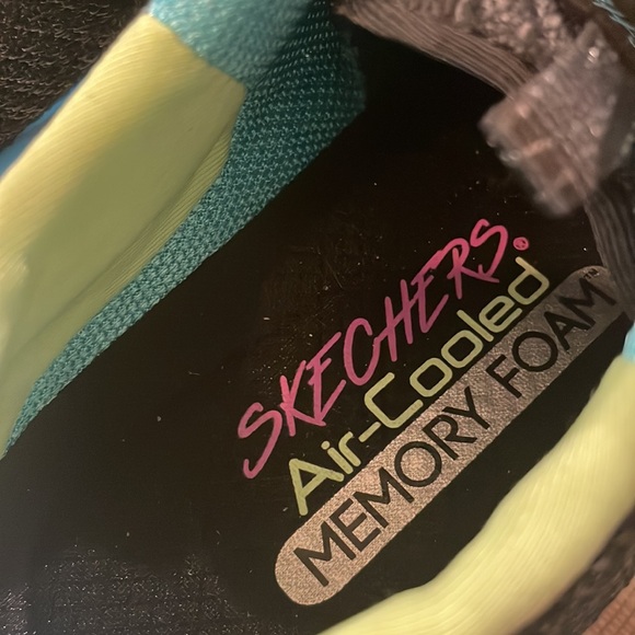 NEW SKETCHERS AIR COOLED MEMORY FOAM RUNNERS - Picture 3 of 9